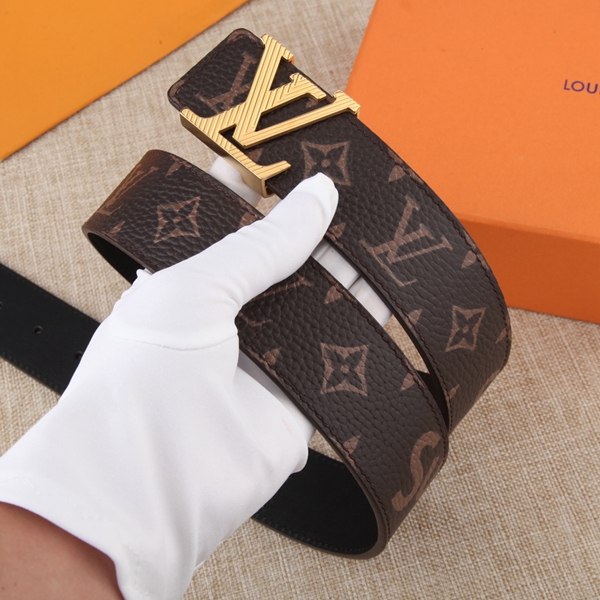 激安ルイヴィトンベルト着用イメージ